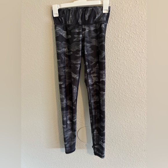Terez Pants - Terez Camouflage Leggings - Black and Gray